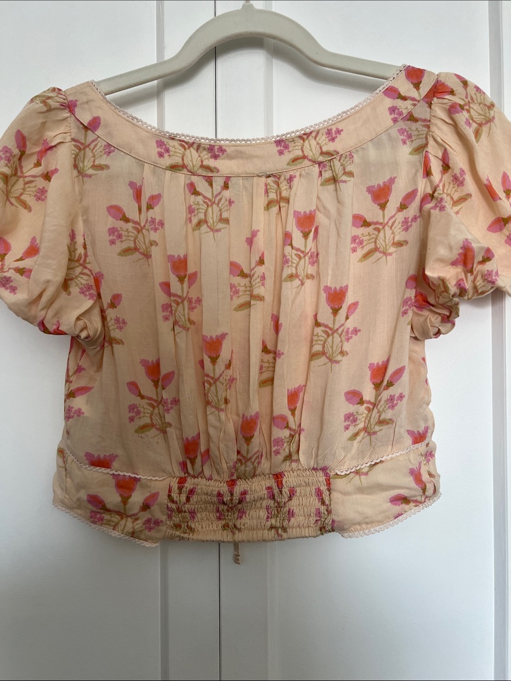 New Without Tags Free People Pink & Cream Floral Tie-Front Puff Sleeve Top - Picture 3 of 8